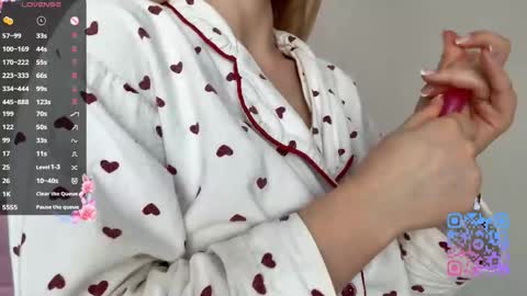 Snapshot of emeraldcotton chatting on February 14, 2026, 11:29 am Gily online show from February 14, 2026, 11:29 am