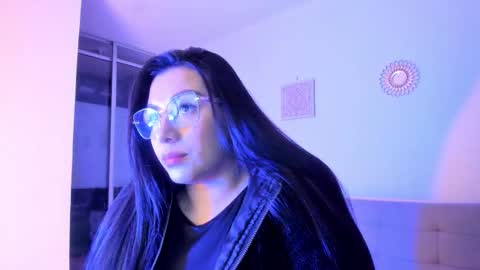 emi_carter online show from December 16, 2025, 9:31 pm