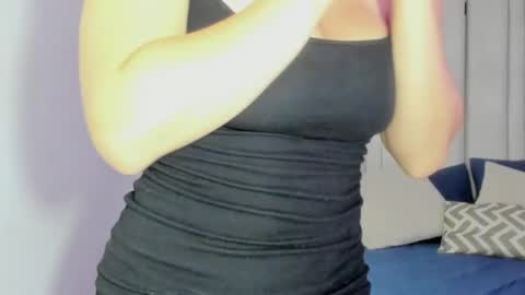 emi_royse online show from May 15, 2026, 11:12 pm