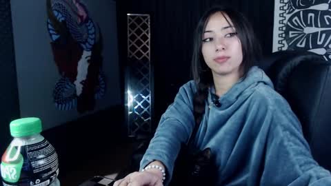 Snapshot of emiantonella_ chatting on February 13, 2025, 4:11 am Antonella  online show from February 13, 2025, 4:11 am