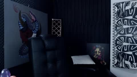 Snapshot of emiantonella_ chatting on February 14, 2025, 9:10 pm Antonella  online show from February 14, 2025, 9:10 pm