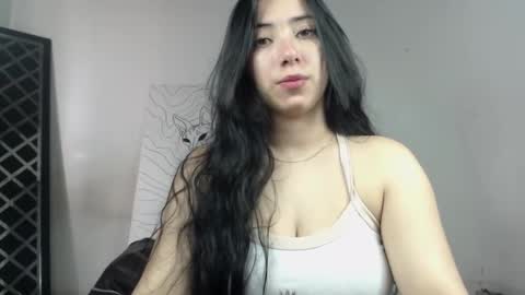 Snapshot of emiantonella_ chatting on October 25, 2025, 9:09 pm Antonella  online show from October 25, 2025, 9:09 pm