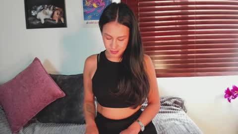 Emilia Gomez online show from February 17, 2026, 7:42 pm