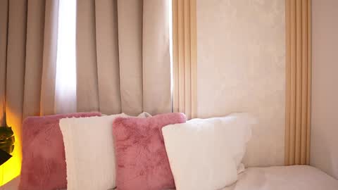 Snapshot of emiily_bell chatting on January 26, 2025, 8:02 pm    online show from January 26, 2025, 8:02 pm