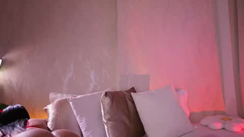 Snapshot of emiily_bell chatting on March 12, 2025, 11:53 am    online show from March 12, 2025, 11:53 am