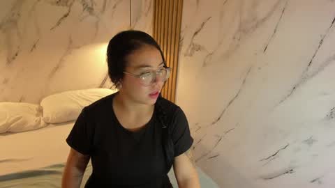 emiilycoopper online show from June 12, 2026, 11:42 am