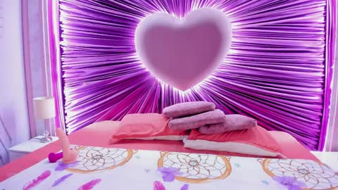 Emiily Grace online show from April 4, 2026, 11:40 am