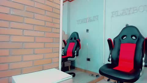 EmillySaenz online show from January 20, 2025, 9:53 pm