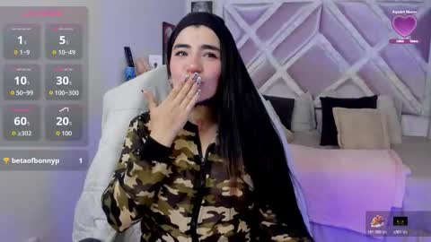 emilayton_ online show from November 4, 2025, 10:09 pm