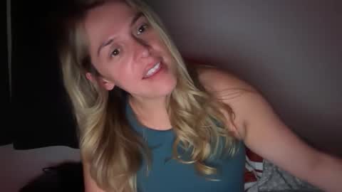 emilelovesyou online show from May 20, 2026, 4:51 am