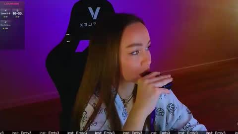 Emili online show from March 17, 2026, 11:46 am