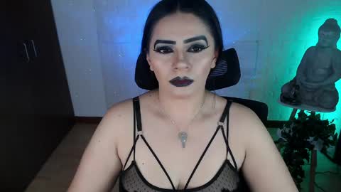 Snapshot of emili_evans_ chatting on April 30, 2026, 10:47 pm POWERFULL GODDESS EMILI online show from April 30, 2026, 10:47 pm