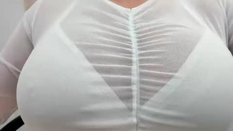 Emilia Betancourt0923 online show from July 11, 2026, 1:03 pm
