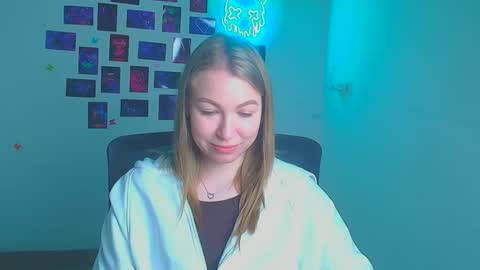 Emilia online show from April 20, 2026, 5:43 am