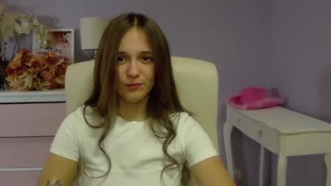 Snapshot of emilly_lust99 chatting on January 24, 2025, 7:41 am Emilly online show from January 24, 2025, 7:41 am