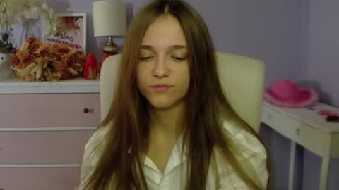 Snapshot of emilly_lust99 chatting on March 7, 2025, 7:52 am Emilly online show from March 7, 2025, 7:52 am