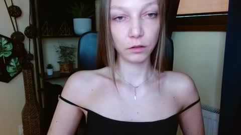 Emilly online show from March 28, 2026, 10:15 am