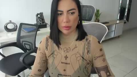 Snapshot of emillybrowm chatting on June 23, 2026, 3:21 pm Emilly online show from June 23, 2026, 3:21 pm
