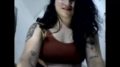 Snapshot of emily1moon chatting on October 18, 2025, 4:37 am emily1moon online show from October 18, 2025, 4:37 am