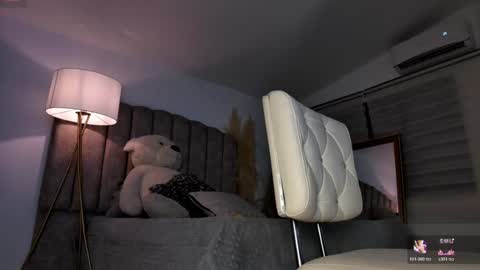 Snapshot of emily_____ chatting on February 18, 2026, 1:34 am emily valentina online show from February 18, 2026, 1:34 am