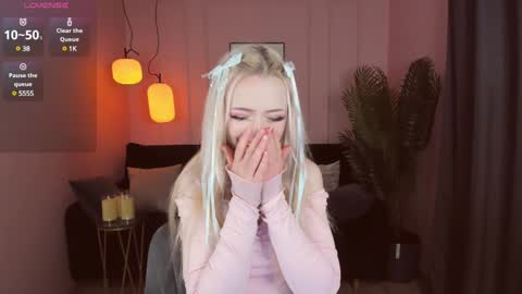 Emily online show from January 1, 2025, 9:41 pm