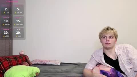 emily_and_ilumi online show from March 13, 2026, 9:43 pm