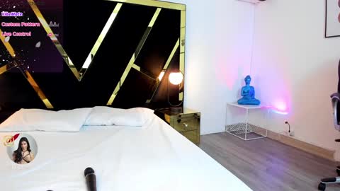 emily_bae online show from January 10, 2025, 3:58 pm