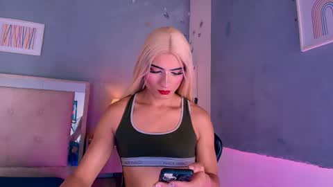 Snapshot of emily_castillo1_ chatting on July 8, 2026, 4:50 am emily_castillo1_ online show from July 8, 2026, 4:50 am