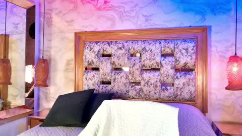 emily_dempsey online show from April 10, 2026, 7:07 pm