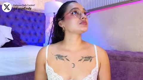 Snapshot of emily_foxyy chatting on July 5, 2026, 2:13 pm Emily online show from July 5, 2026, 2:13 pm