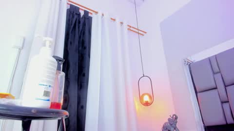 Emi  online show from February 25, 2025, 5:47 pm