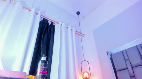 Emi  online show from March 1, 2025, 4:33 pm