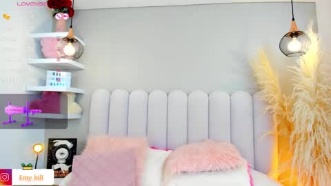 EMILY   Monday 5-2 am From Tuesday to Friday5-1 am Colombia time online show from January 17, 2025, 3:23 am