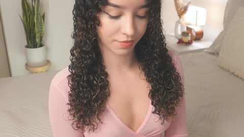 Juliana online show from December 31, 2024, 1:26 am