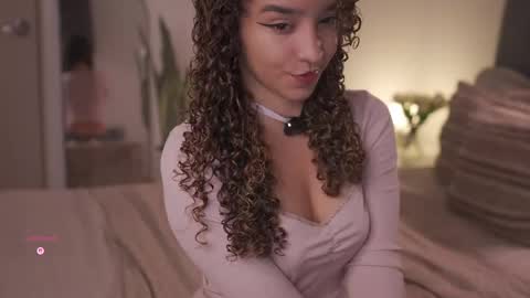 Juliana online show from April 14, 2026, 1:00 am