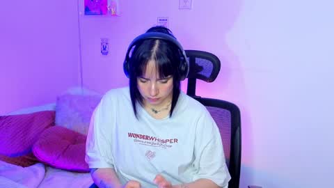 Emily Lindey online show from April 9, 2026, 6:19 am