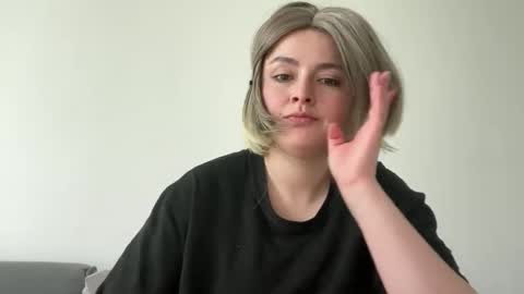 emily_morning_dew online show from May 16, 2026, 8:11 am