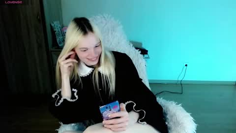 Lia online show from February 9, 2025, 11:25 pm