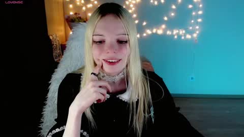 Lia online show from February 25, 2025, 1:52 am