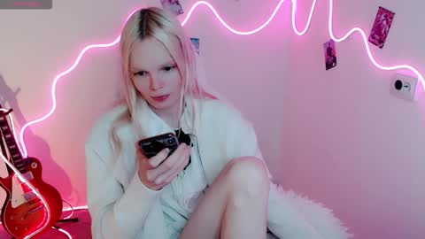 Lia online show from September 23, 2025, 9:01 am