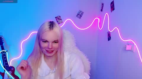 Lia online show from November 6, 2025, 8:21 pm