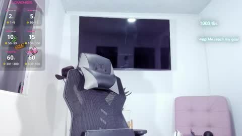 emily_palmeer online show from March 10, 2026, 10:53 am