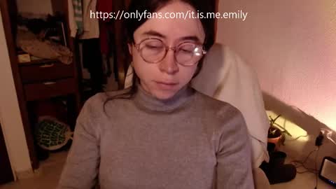 emily_pearl_ online show from September 28, 2025, 2:28 am