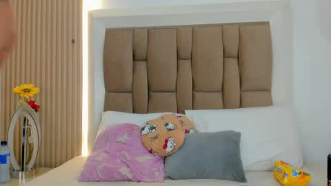 emily_rivas_ online show from April 6, 2026, 3:15 am