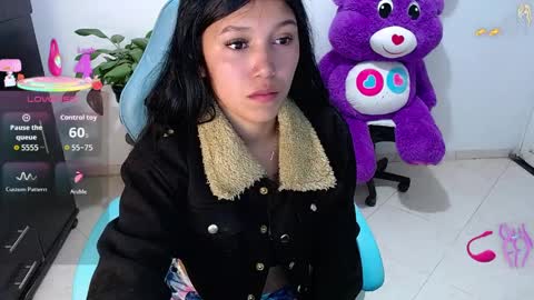 Snapshot of emily_rosse04 chatting on April 2, 2026, 3:04 am online show from April 2, 2026, 3:04 am