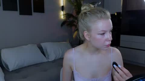 emily shepard online show from June 17, 2026, 2:25 am
