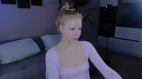 emily shepard online show from June 18, 2026, 4:02 am