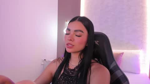 emily_tolson online show from March 19, 2026, 7:40 pm