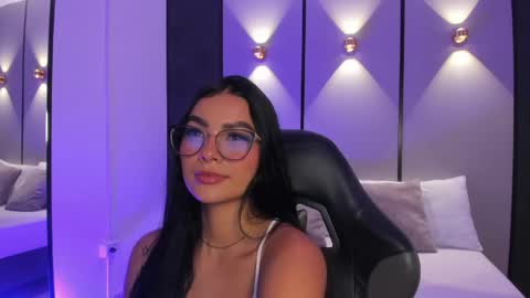 emily_tolson online show from May 29, 2026, 8:18 pm