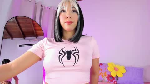 emily_walker4 online show from April 18, 2026, 2:37 am